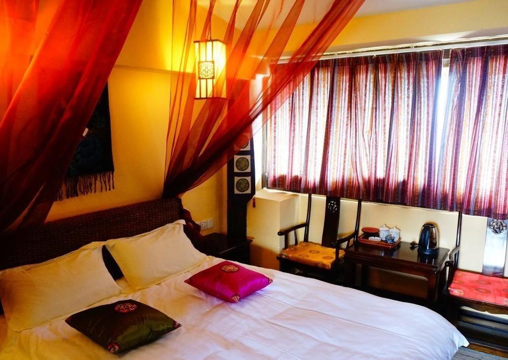 Lijiang Wangjia Courtyard Inn Экстерьер фото