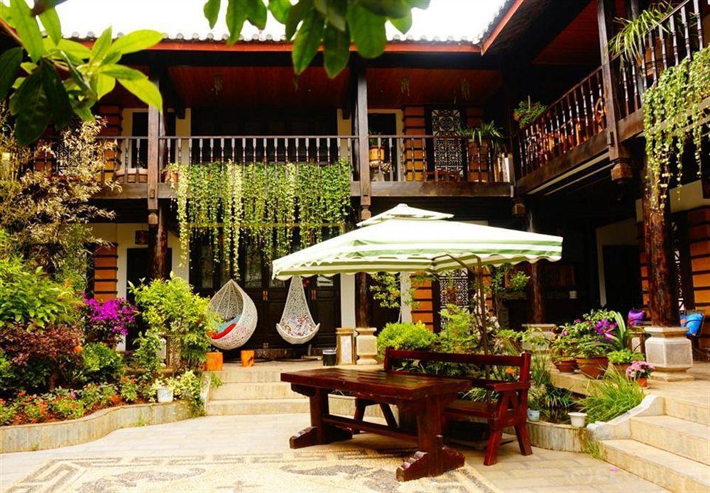 Lijiang Wangjia Courtyard Inn Экстерьер фото