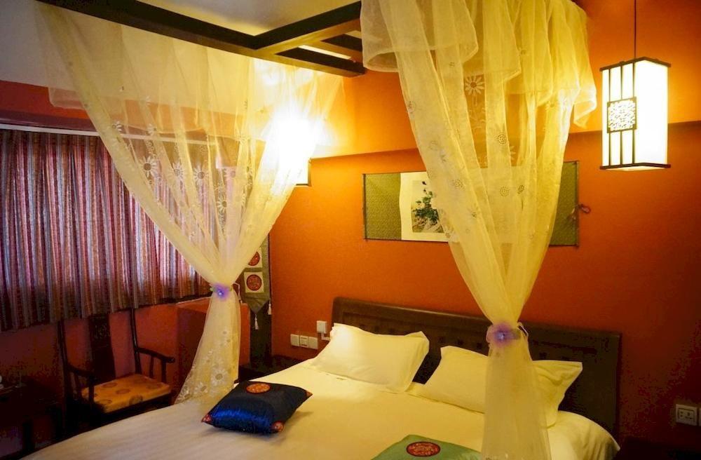 Lijiang Wangjia Courtyard Inn Экстерьер фото