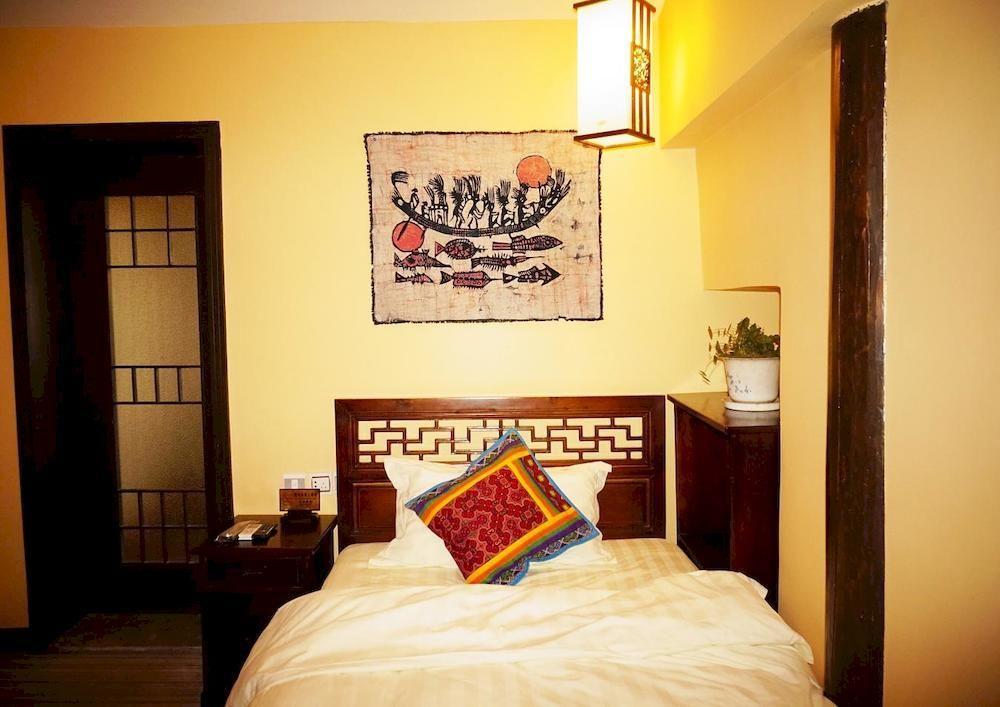 Lijiang Wangjia Courtyard Inn Экстерьер фото