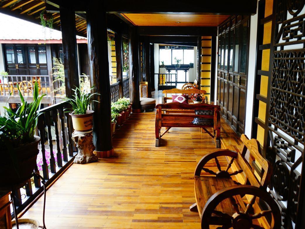 Lijiang Wangjia Courtyard Inn Экстерьер фото