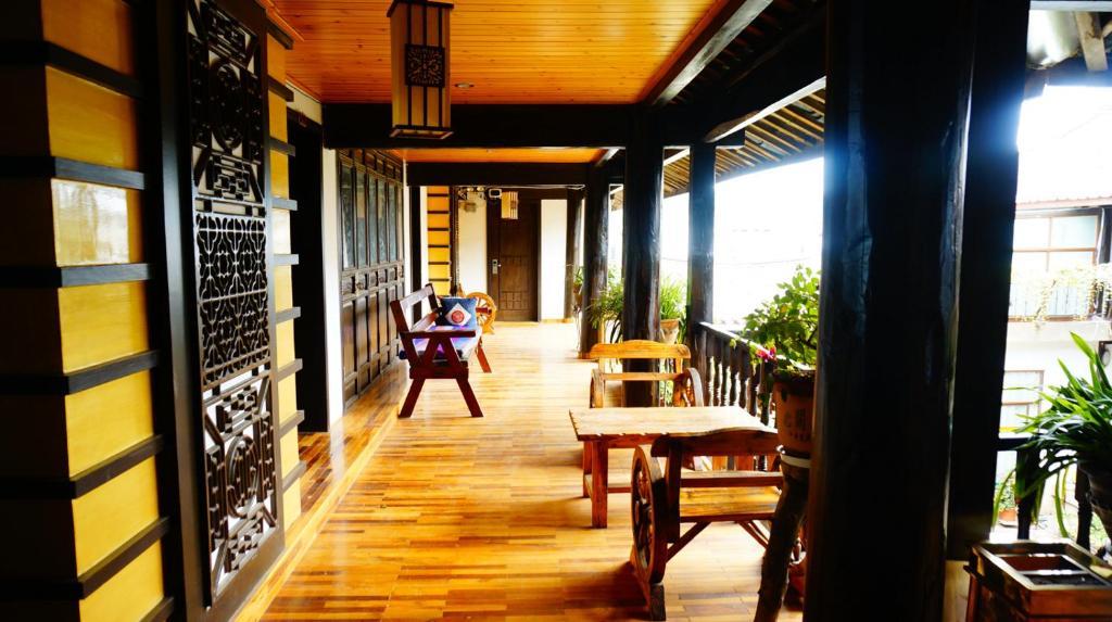 Lijiang Wangjia Courtyard Inn Экстерьер фото