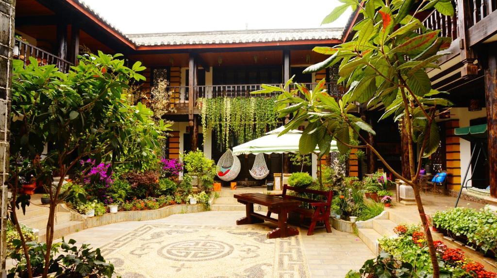Lijiang Wangjia Courtyard Inn Экстерьер фото