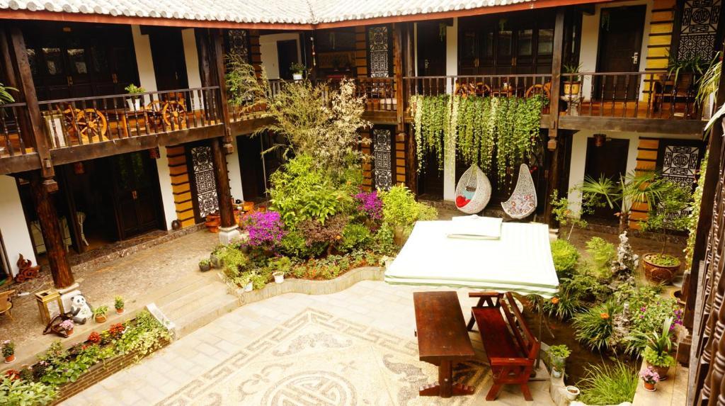 Lijiang Wangjia Courtyard Inn Экстерьер фото