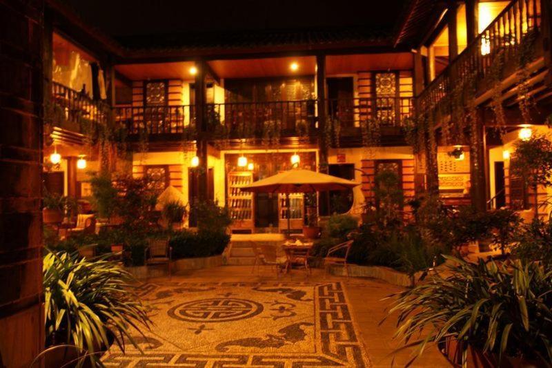 Lijiang Wangjia Courtyard Inn Экстерьер фото