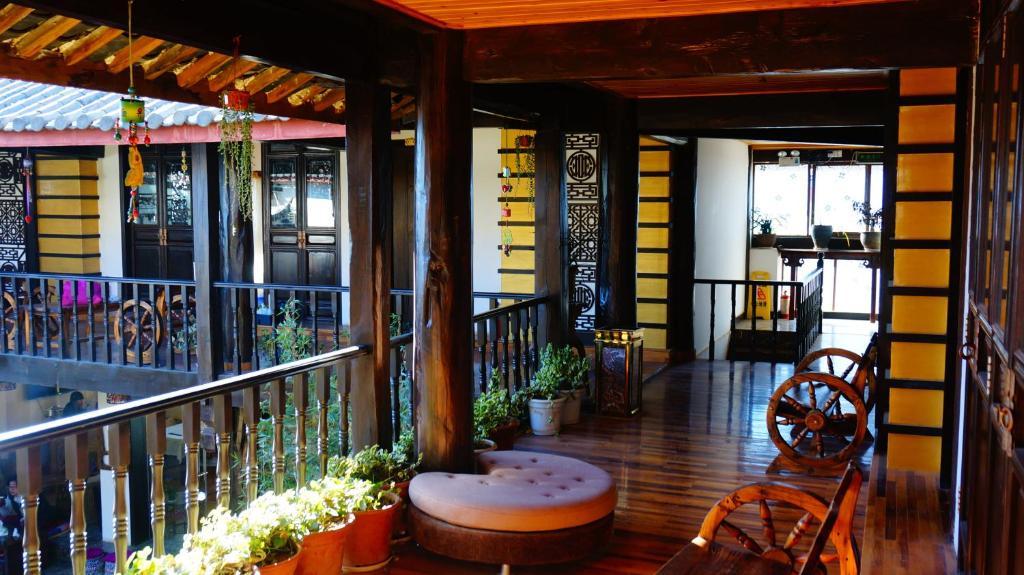 Lijiang Wangjia Courtyard Inn Экстерьер фото