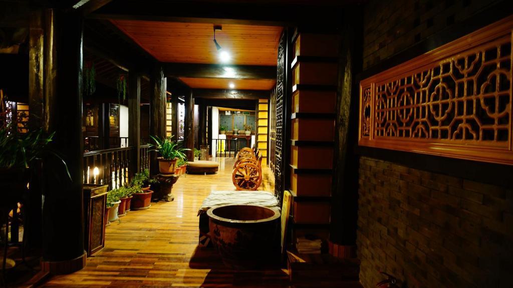 Lijiang Wangjia Courtyard Inn Экстерьер фото